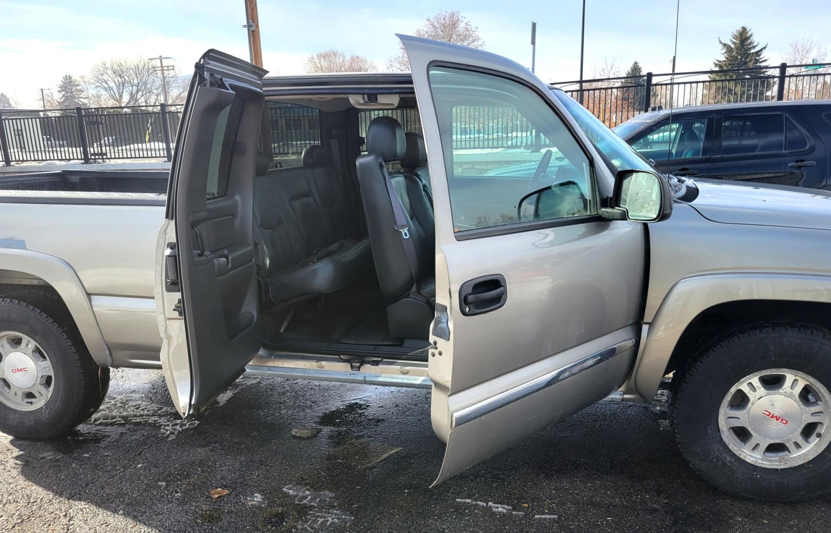 2003 Silver Birch /Tan GMC Sierra 1500 Z71 (1GTEK19T93E) with an 5.3L V8 engine, Automatic transmission, located at 450 N Russell, Missoula, MT, 59801, (406) 543-6600, 46.874496, -114.017433 - Photo#5